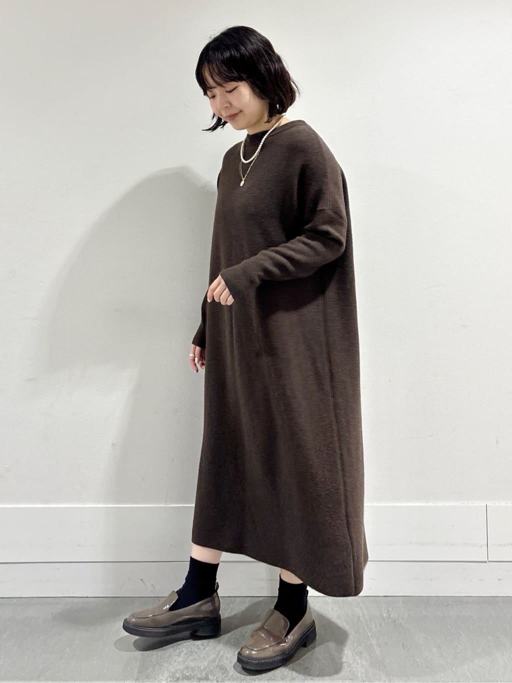 モエカさんの「UNTITLED｜【Made In Japan】ガラスパールレイヤードネックレス」を使ったコーディネート