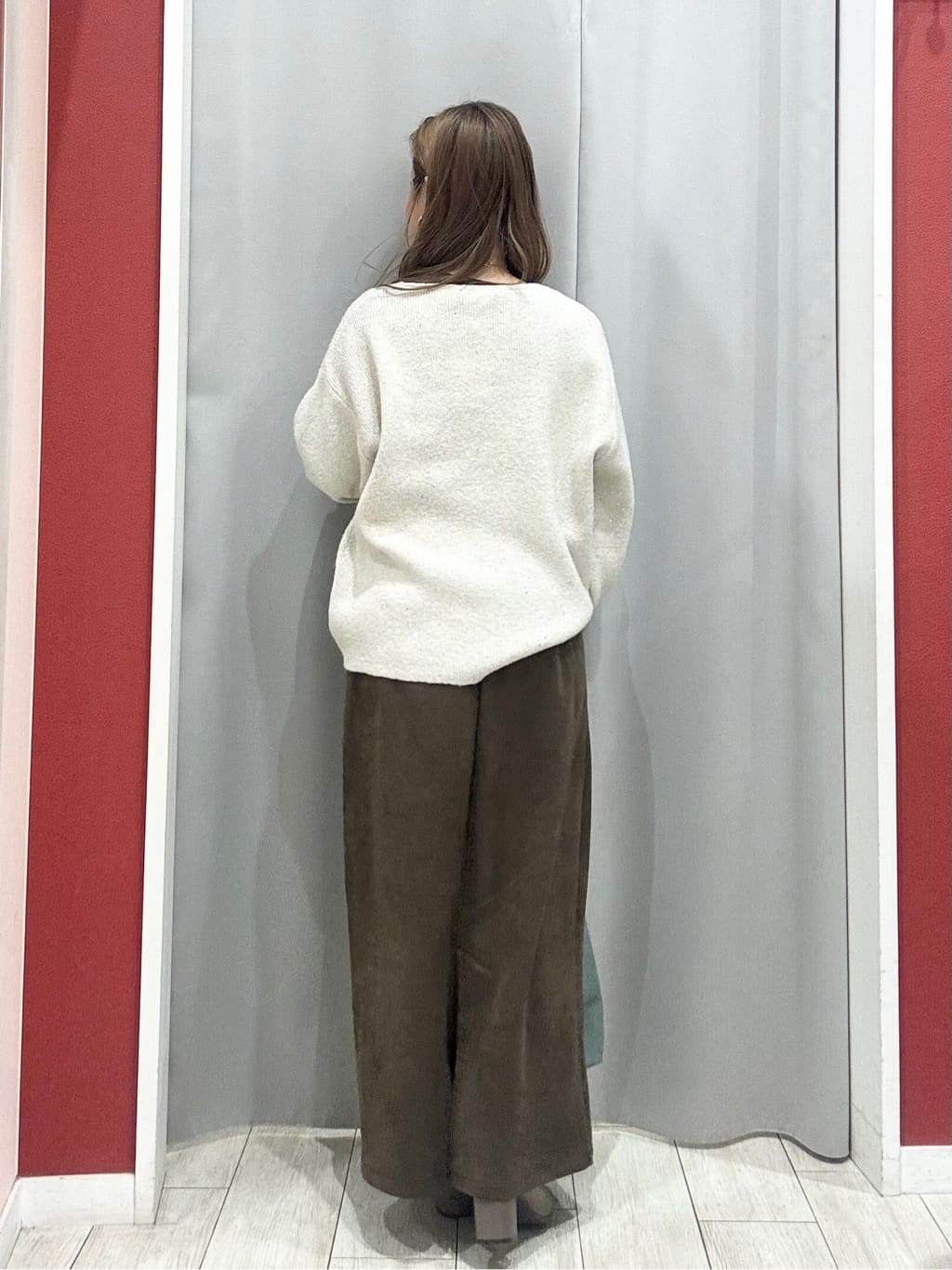 shioさんの「SHOO･LA･RUE｜【S-LL】きらっと華やぐ　大人のスパンコールニット」を使ったコーディネート