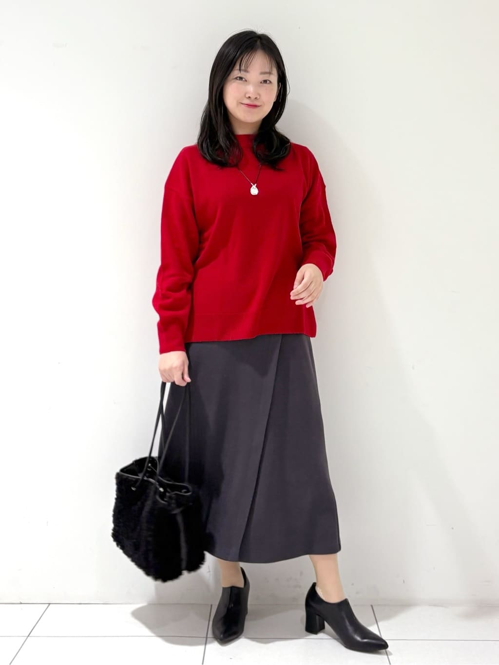 momokoさんの「INDIVI｜【洗える／カシミヤ混】ボトルネック ドルマンスリーブニット」を使ったコーディネート