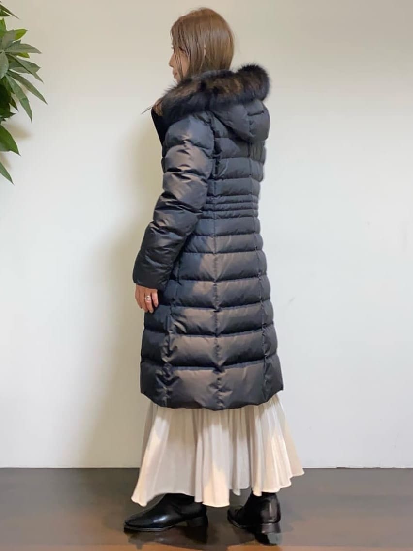 tomoさんの「UNTITLED｜【はっ水機能/フード取り外し可/防寒】ロングダウンコート」を使ったコーディネート