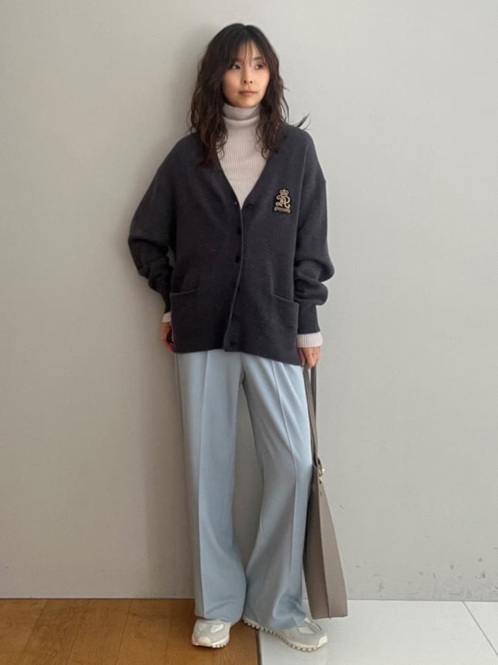 misaさんの「DRESSTERIOR｜シルクブレンドメリノウールリブプルオーバー」を使ったコーディネート