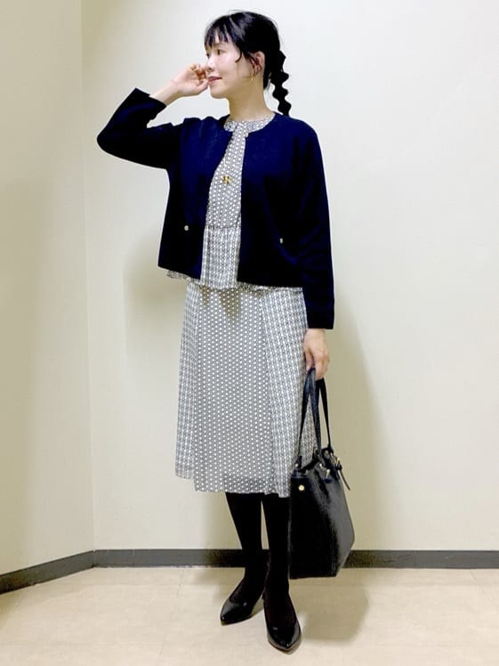  beni_gingerさんの「Reflect｜【きちんと見え／セットアップ可／通勤におすすめ◎】ペプラムプリントブラウス」を使ったコーディネート