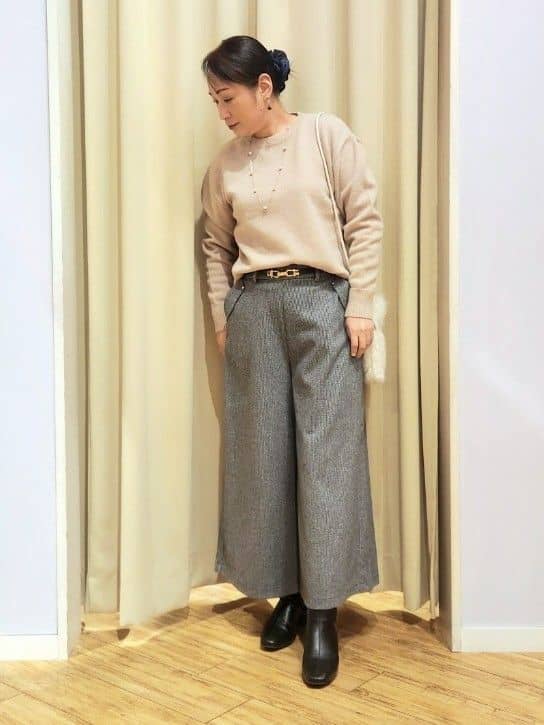 くまさんの「SHOO･LA･RUE｜【S-LL/洗濯機可】さりげないラメが上品　クルーネックニット」を使ったコーディネート