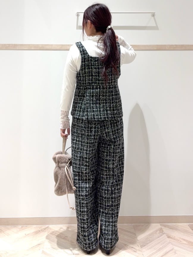 nanaさんの「SHOO･LA･RUE｜【2点セット】着るだけで決まる クラシカルなツイード調 チェック柄セットアップ」を使ったコーディネート
