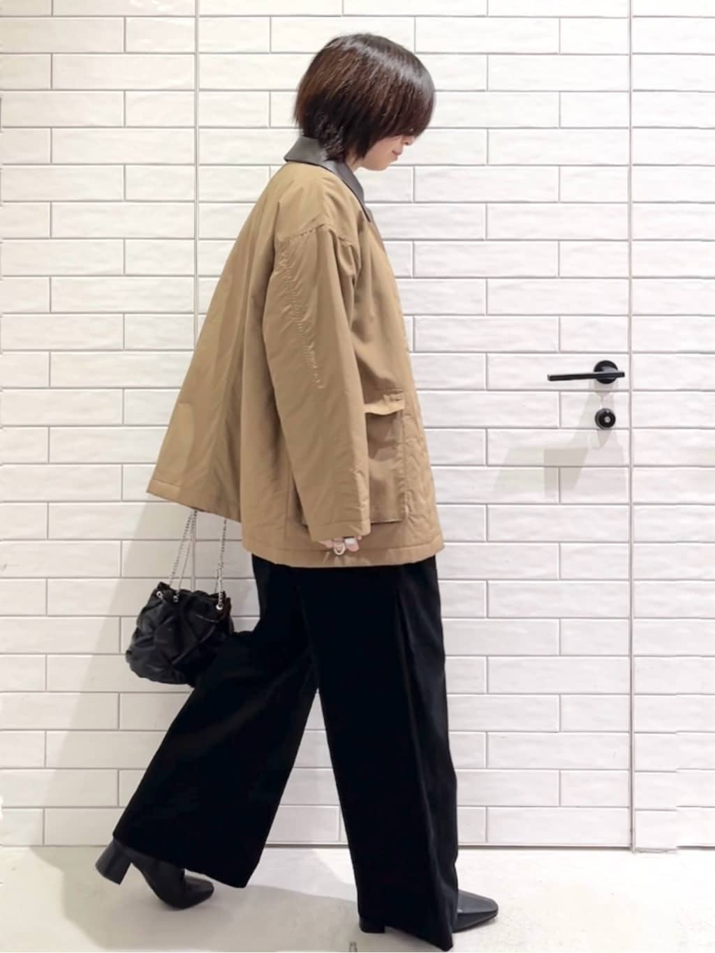 しおりさんの「OPAQUE.CLIP｜《CLASSY掲載》ステンカラー中綿コート【洗濯機OK】」を使ったコーディネート