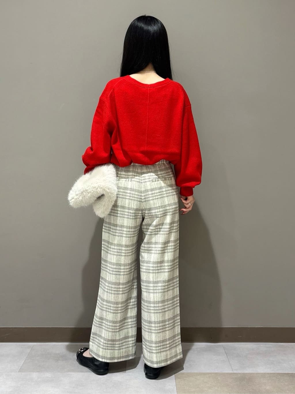 KEIKOさんの「INDIVI｜【名品／撥水／抗菌防臭】ショート丈リサイクルダウンコート」を使ったコーディネート