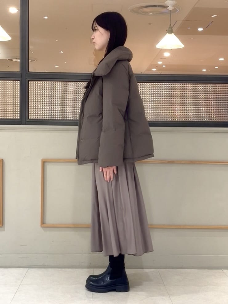 kumiさんの「INDIVI｜レザー調ギャザースカート」を使ったコーディネート