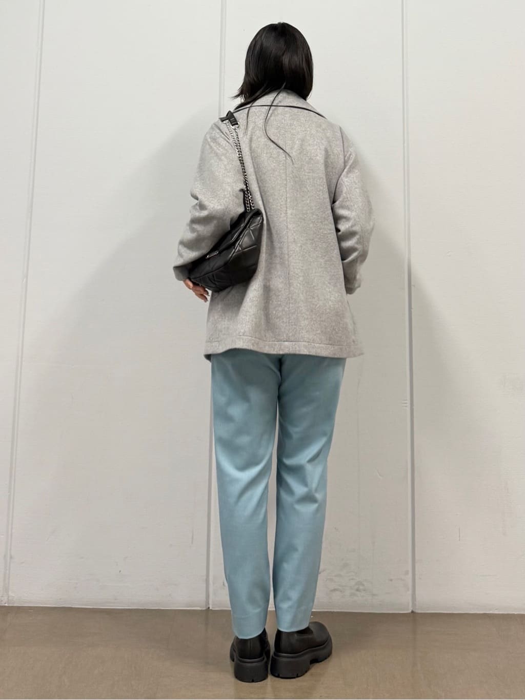 mizukiさんの「INDIVI｜【軽やか／ゆったり】ウール混ショートトレンチコート」を使ったコーディネート