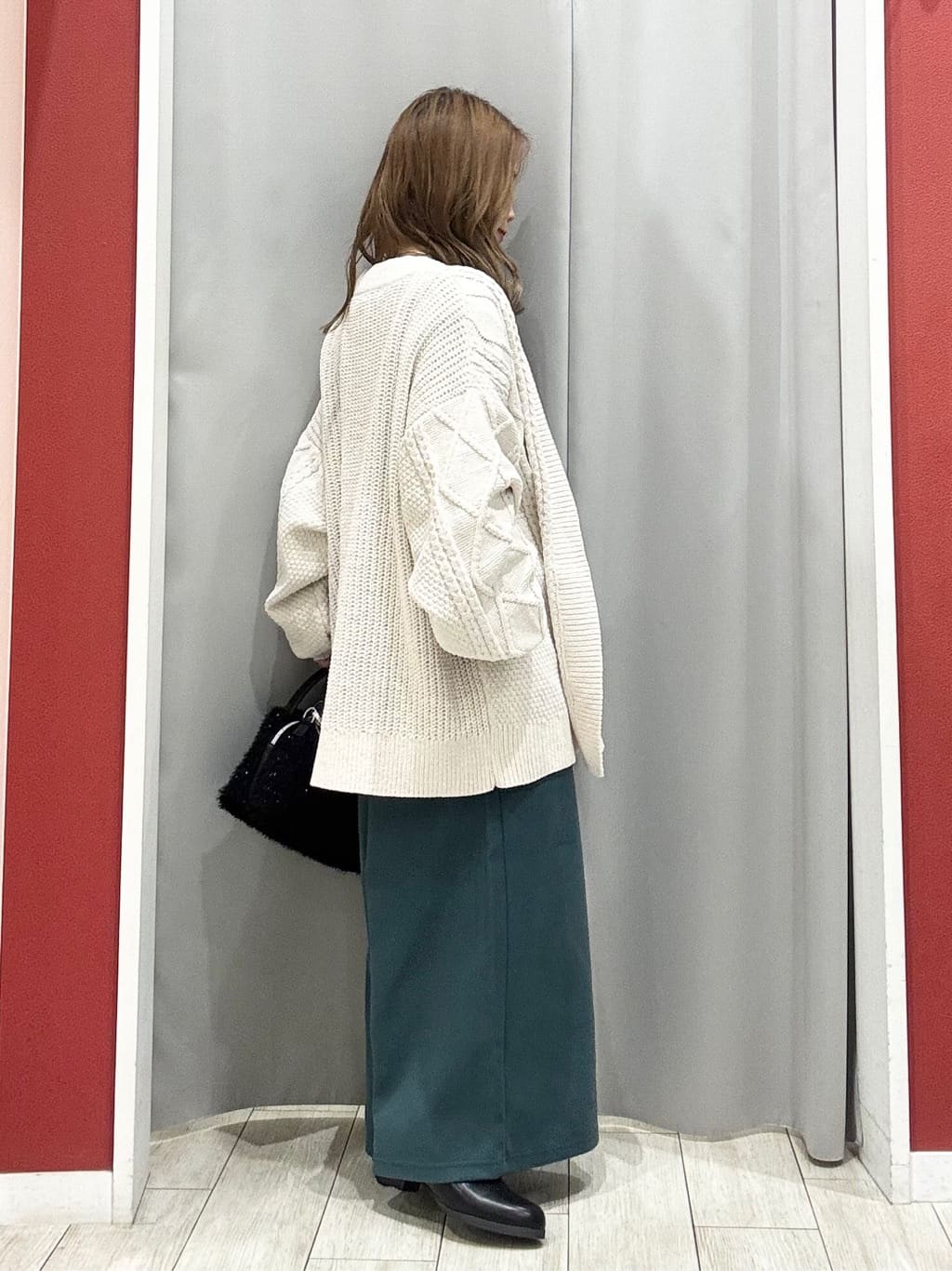 shioさんの「SHOO･LA･RUE｜【S-LL/洗濯機可】ふわふわがやみつきになる柔らかさ スウェットライクロゴニット」を使ったコーディネート