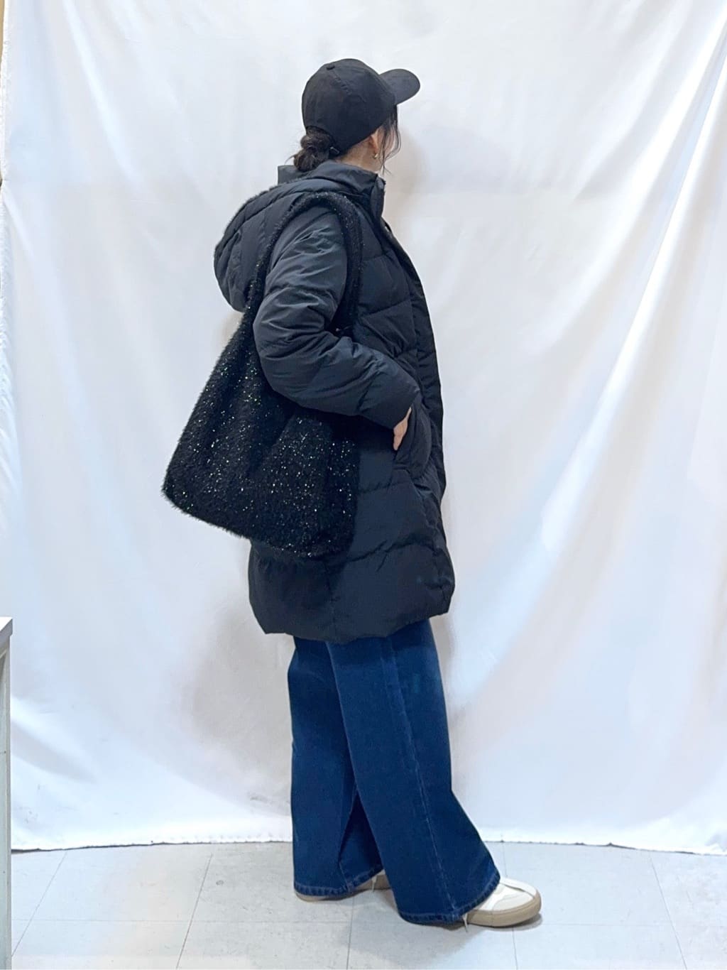 𝐇𝐢𝐫𝐨𝐦𝐢さんの「SHOO･LA･RUE｜【洗濯機可/撥水】フェイクファーフード ロングダウン」を使ったコーディネート
