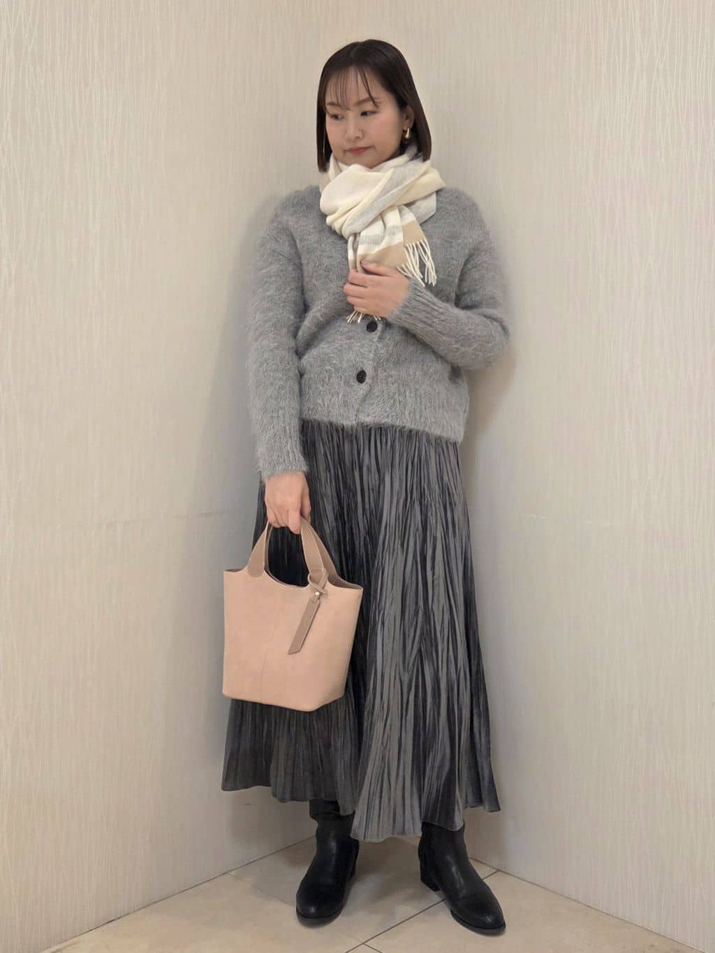 naokoさんの「UNTITLED｜【ゆったり】アルパカ混シャギー カーディガン」を使ったコーディネート
