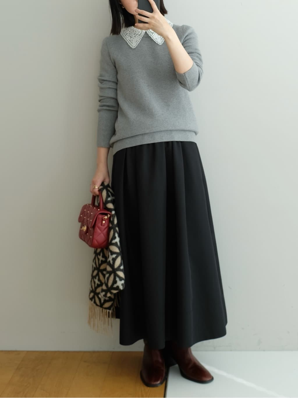 Kishimotoさんの「DRESSTERIOR｜2WAYレースカラーニット」を使ったコーディネート