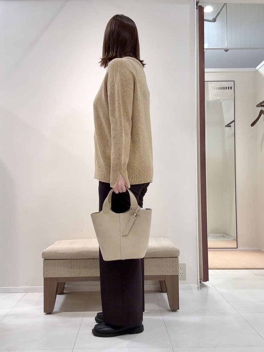 YUIさんの「UNTITLED｜【はっ水機能/フード取り外し可/防寒】ロングダウンコート」を使ったコーディネート