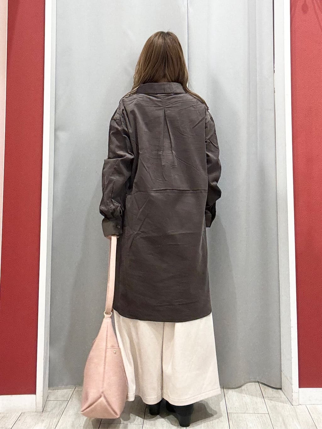 shioさんの「SHOO･LA･RUE｜【洗濯機可/S-LL】すっきり見えにこだわった コーデュロイチュニックワンピース」を使ったコーディネート
