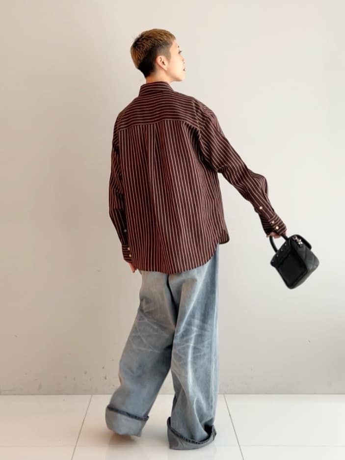 OCHIAIさんの「DRESSTERIOR｜ヴィンテージ加工ワイドデニムパンツ」を使ったコーディネート
