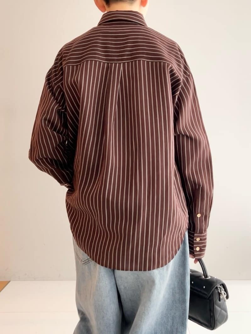 OCHIAIさんの「DRESSTERIOR｜ヴィンテージ加工ワイドデニムパンツ」を使ったコーディネート