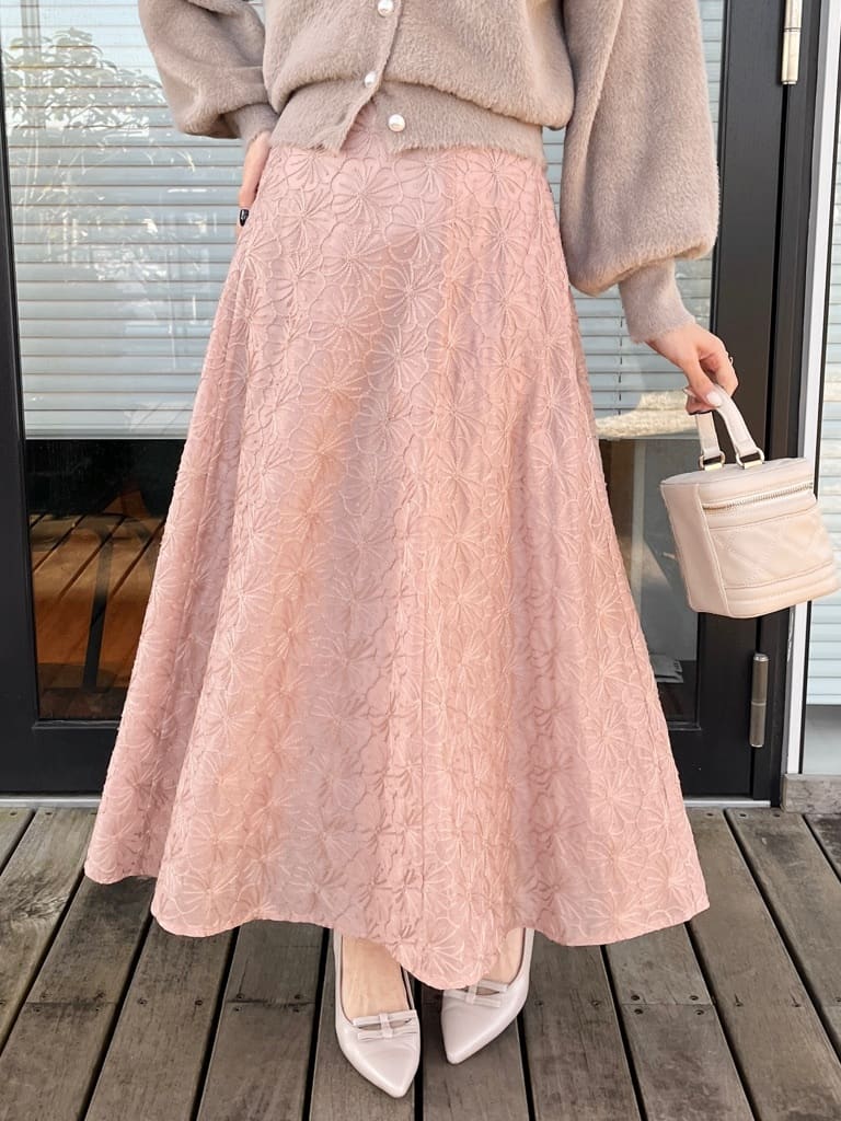 はばさんの「Couture brooch｜【前後2WAY】Springフェザーカーデトップス」を使ったコーディネート