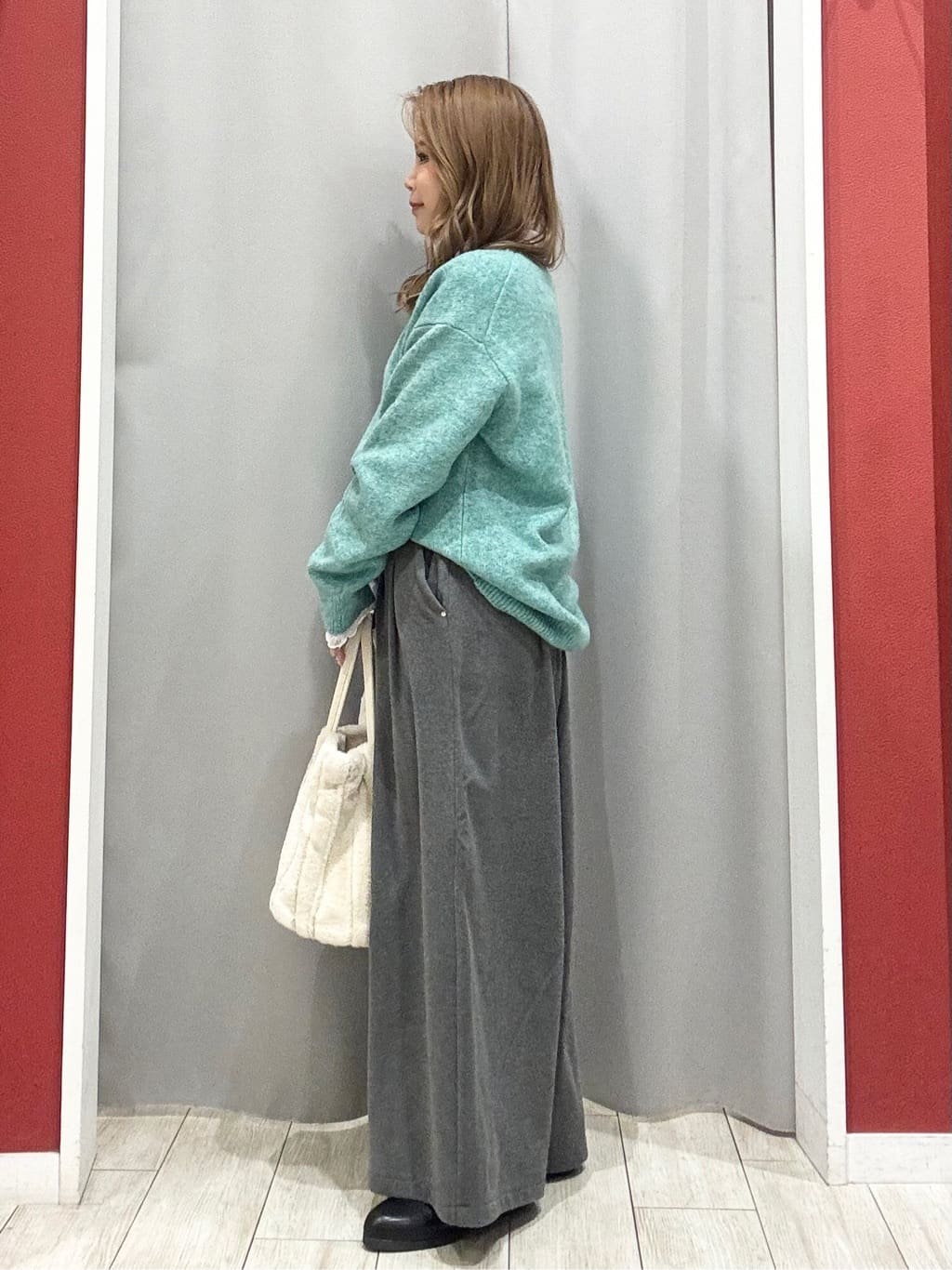 shioさんの「SHOO･LA･RUE｜【着丈選べる/きっと虜になる】あったかもちもち ワイドパンツ」を使ったコーディネート
