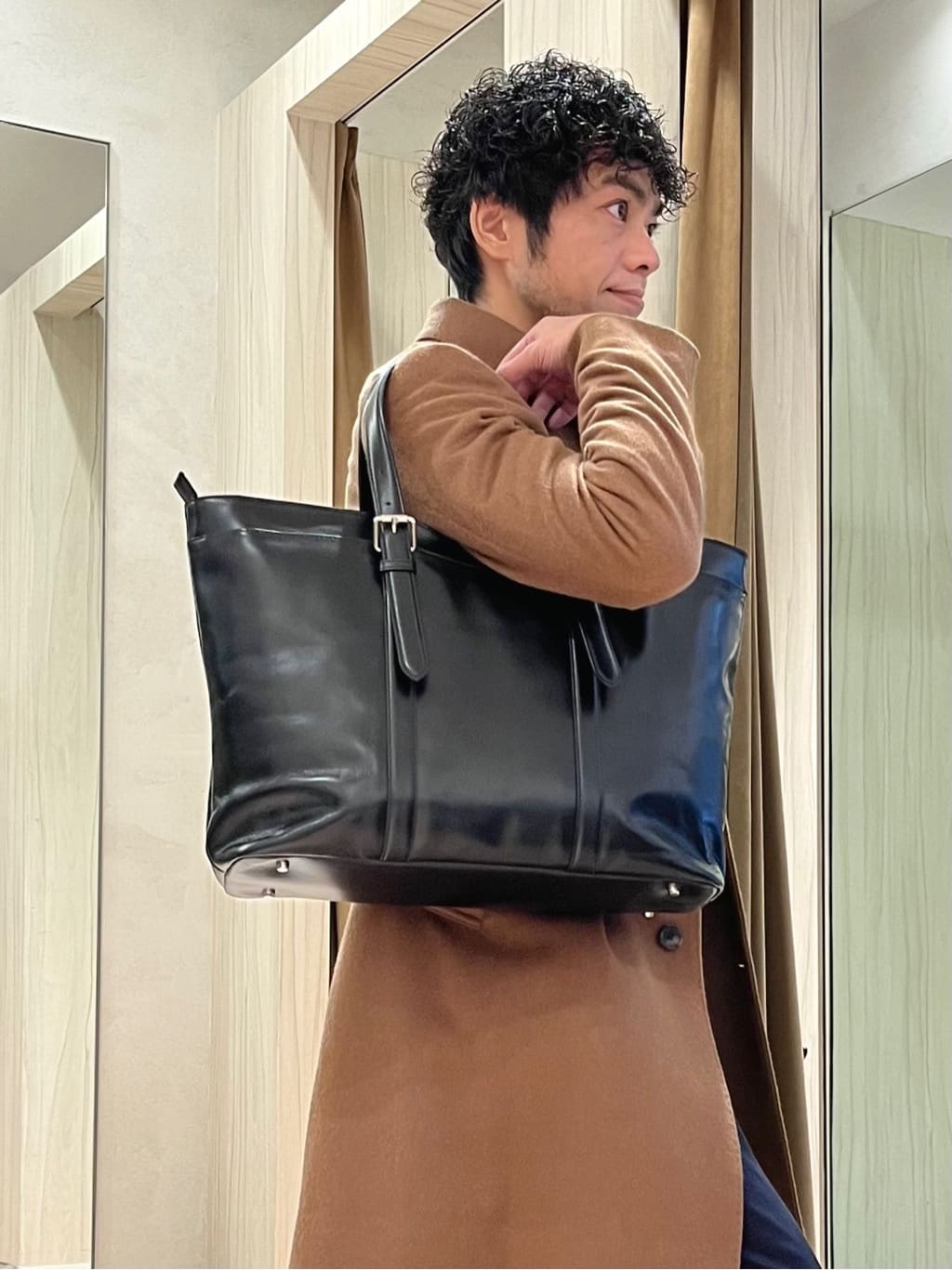 URAさんの「TAKEO KIKUCHI｜カシミヤブレンド ビーバー調ステンカラーコート」を使ったコーディネート