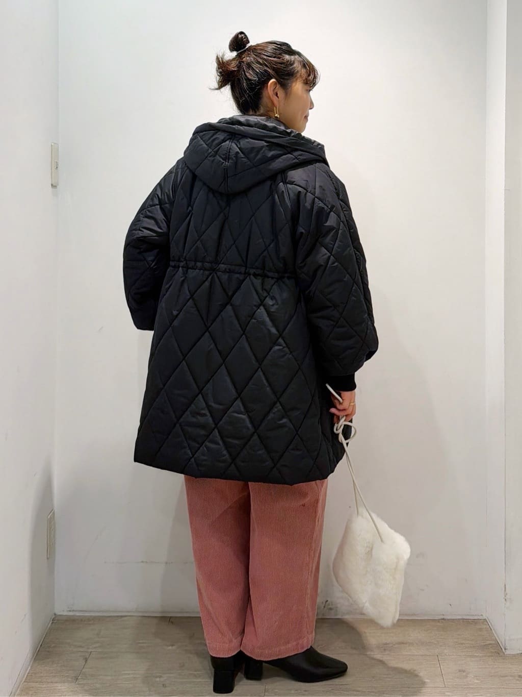 sumicaさんの「OPAQUE.CLIP｜コーデュロイタックワイドパンツ【洗濯機OK】」を使ったコーディネート