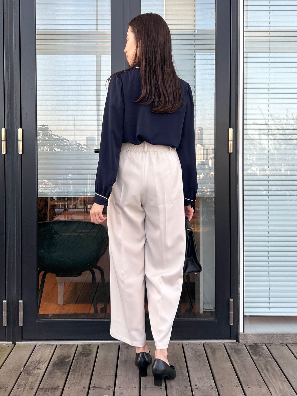 teiさんの「Couture brooch｜【ハレの日・通勤】配色タックタイブラウス」を使ったコーディネート