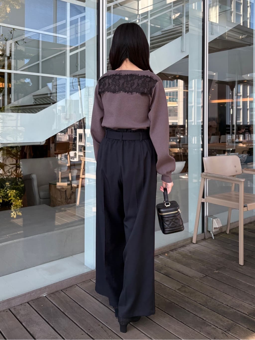AOIさんの「Couture brooch｜【洗える・通勤】ウエストリボン サスペンダー付きワイドパンツ」を使ったコーディネート