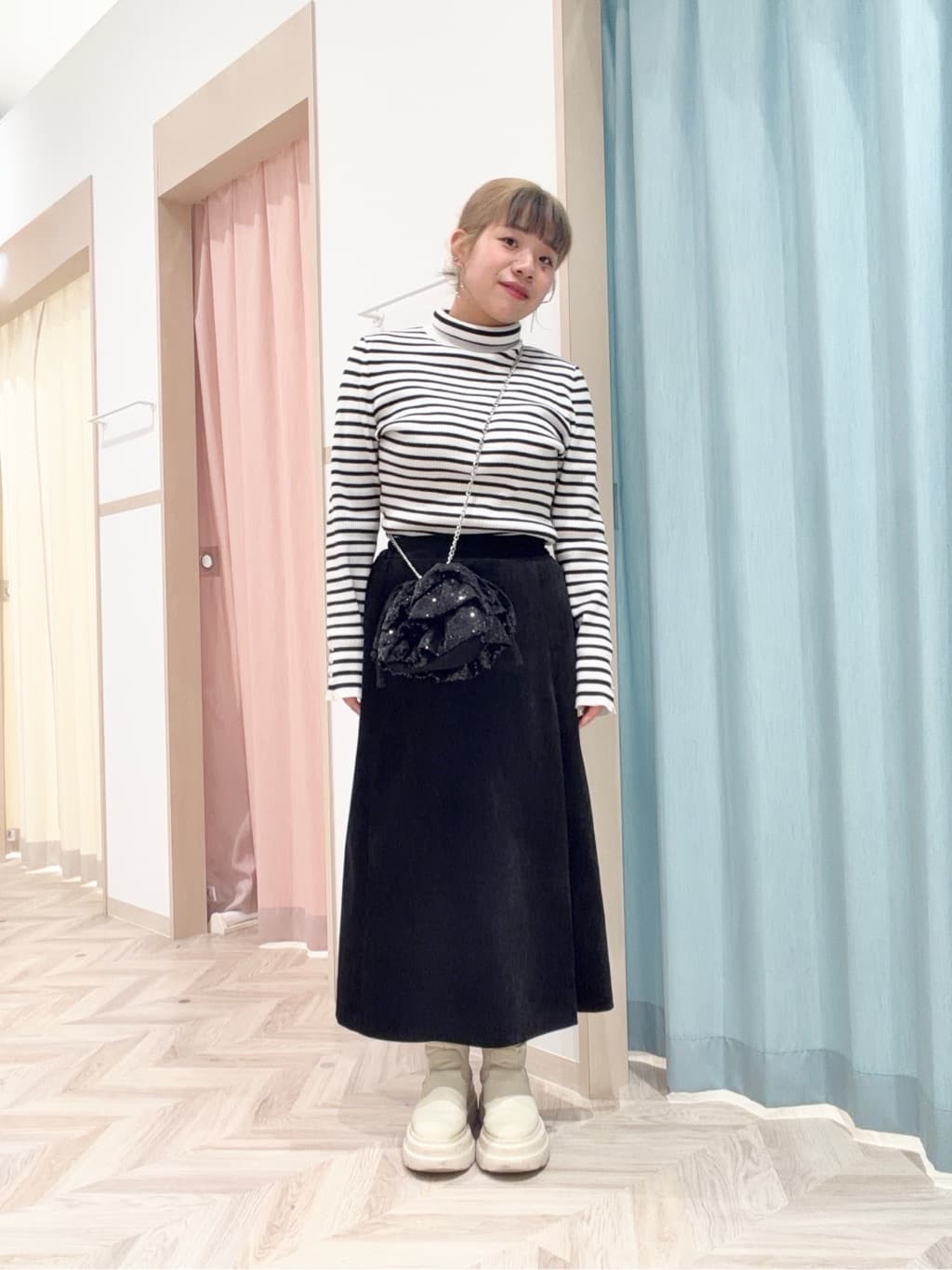 まちゃんなちゃんさんの「SHOO･LA･RUE｜フェイクファーブルゾン」を使ったコーディネート