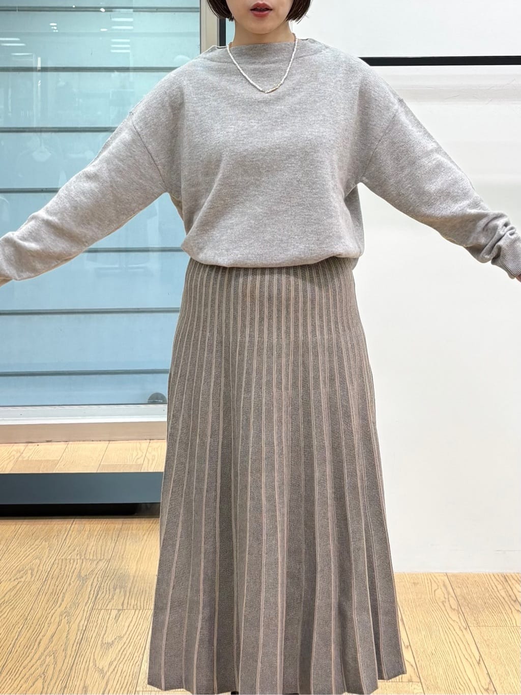 asamiさんの「INDIVI｜【洗える／カシミヤ混】ボトルネック ドルマンスリーブニット」を使ったコーディネート