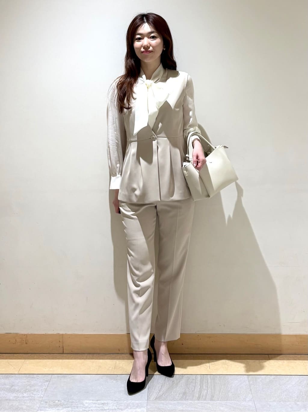sakiさんの「COUP DE CHANCE｜【手洗い可／日本製】シアーリボンブラウス」を使ったコーディネート