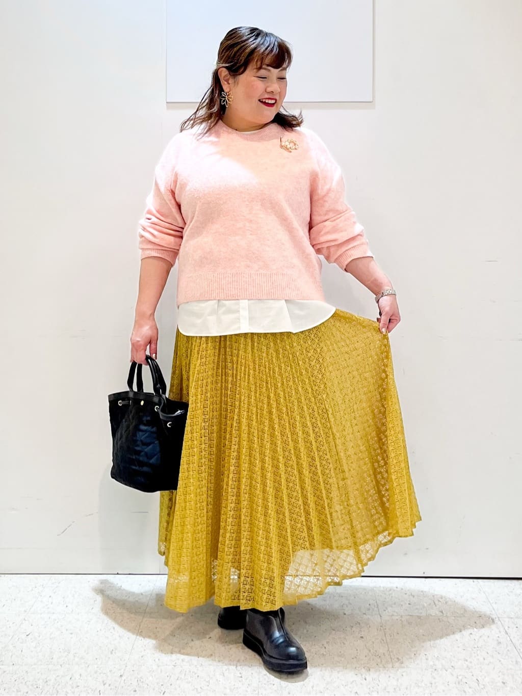 kimmyさんの「Reflect｜【選べる5色／ゆったりシルエット】Vネックスパンコールニット」を使ったコーディネート