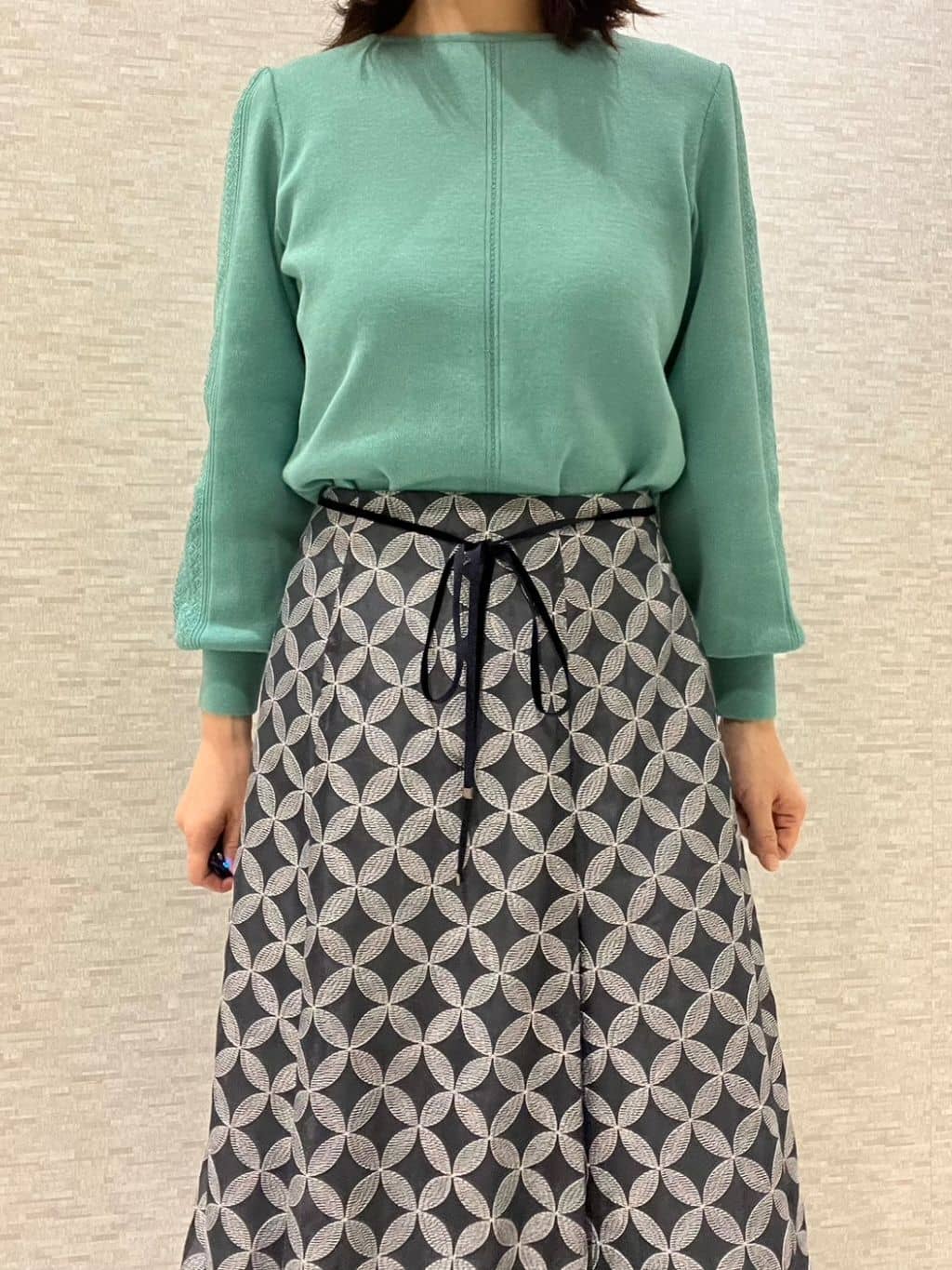 marikoさんの「Reflect｜【選べる8色／スカートにもパンツにも◎】ウール混ボートネックニット」を使ったコーディネート