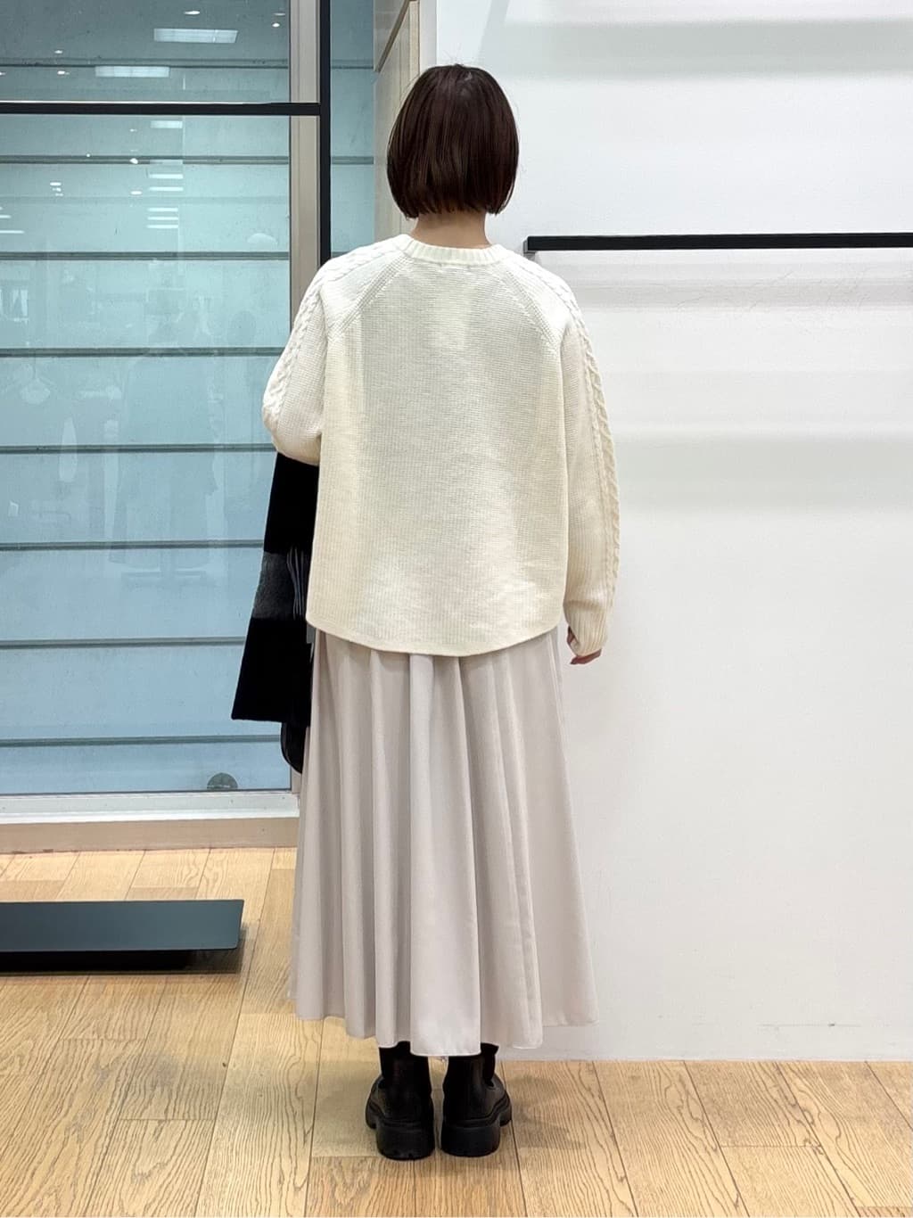 asamiさんの「INDIVI｜【洗える】ケーブルデザイン ラウンドヘムニット」を使ったコーディネート