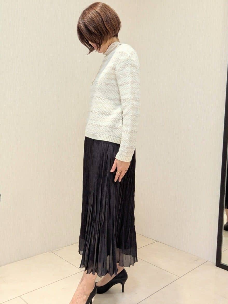 u-macoさんの「UNTITLED｜【ツイード調/コンパクト丈】ブークレーボートネックニット」を使ったコーディネート