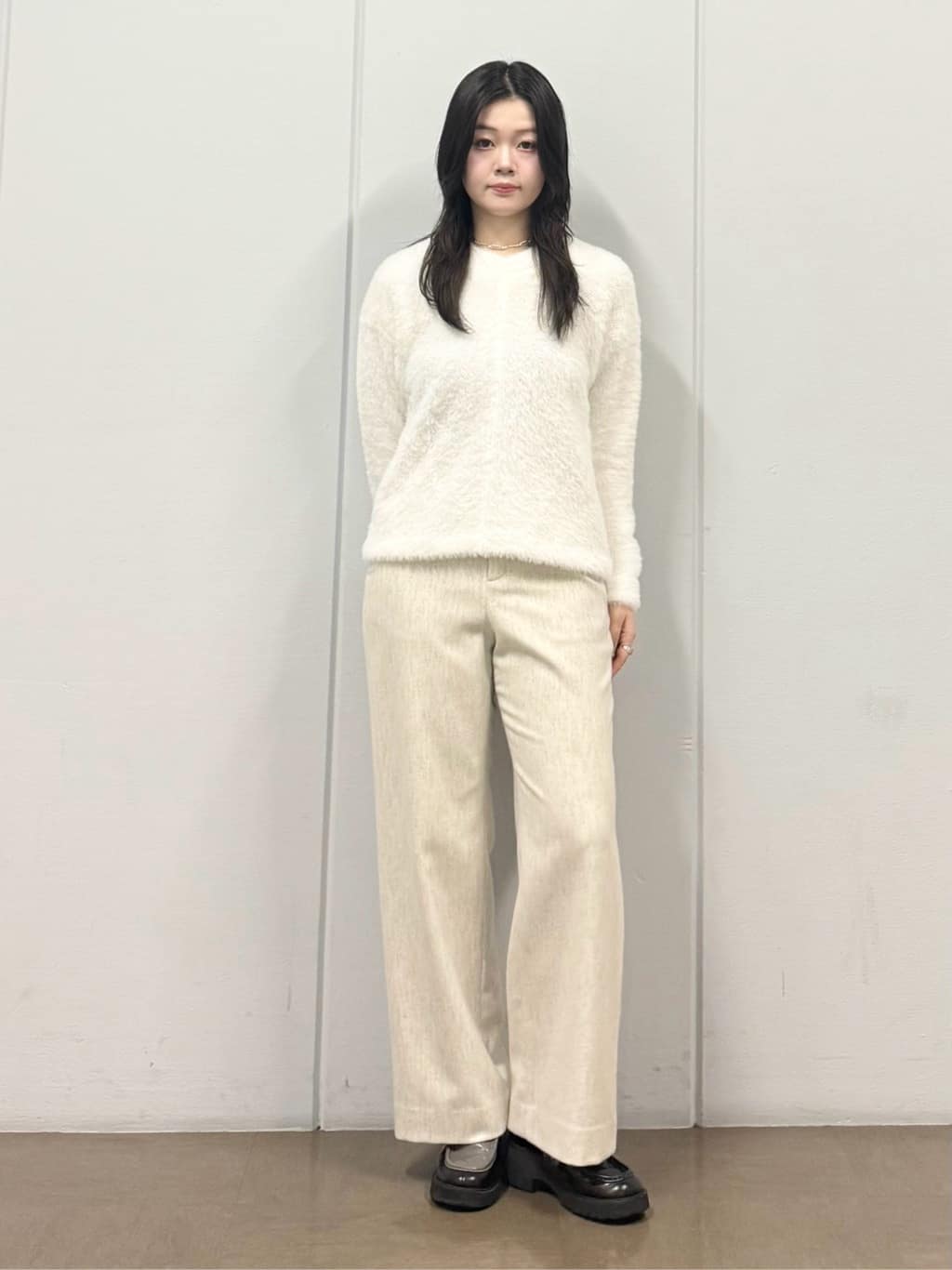 mizukiさんの「INDIVI｜【名品／撥水／抗菌防臭】ショート丈リサイクルダウンコート」を使ったコーディネート