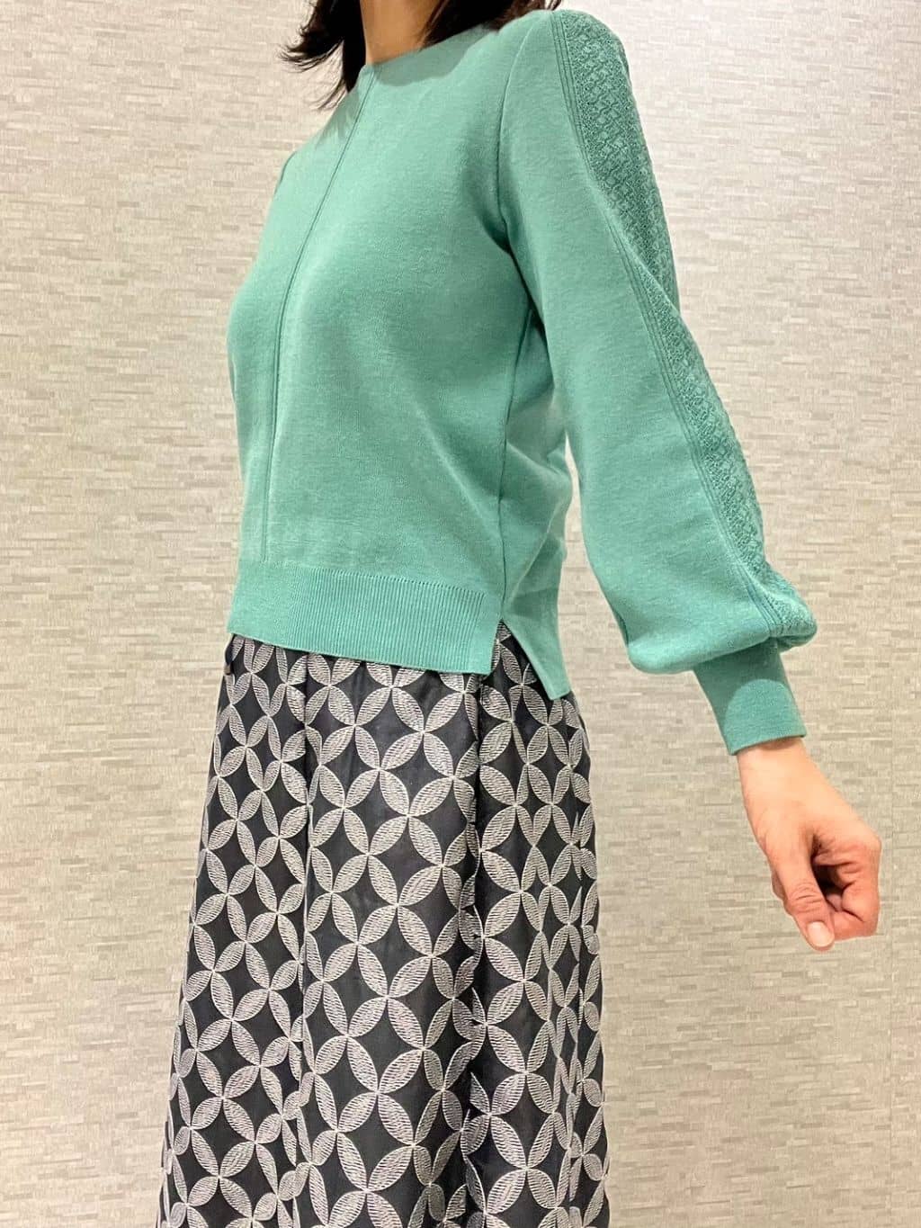 marikoさんの「Reflect｜【選べる8色／スカートにもパンツにも◎】ウール混ボートネックニット」を使ったコーディネート