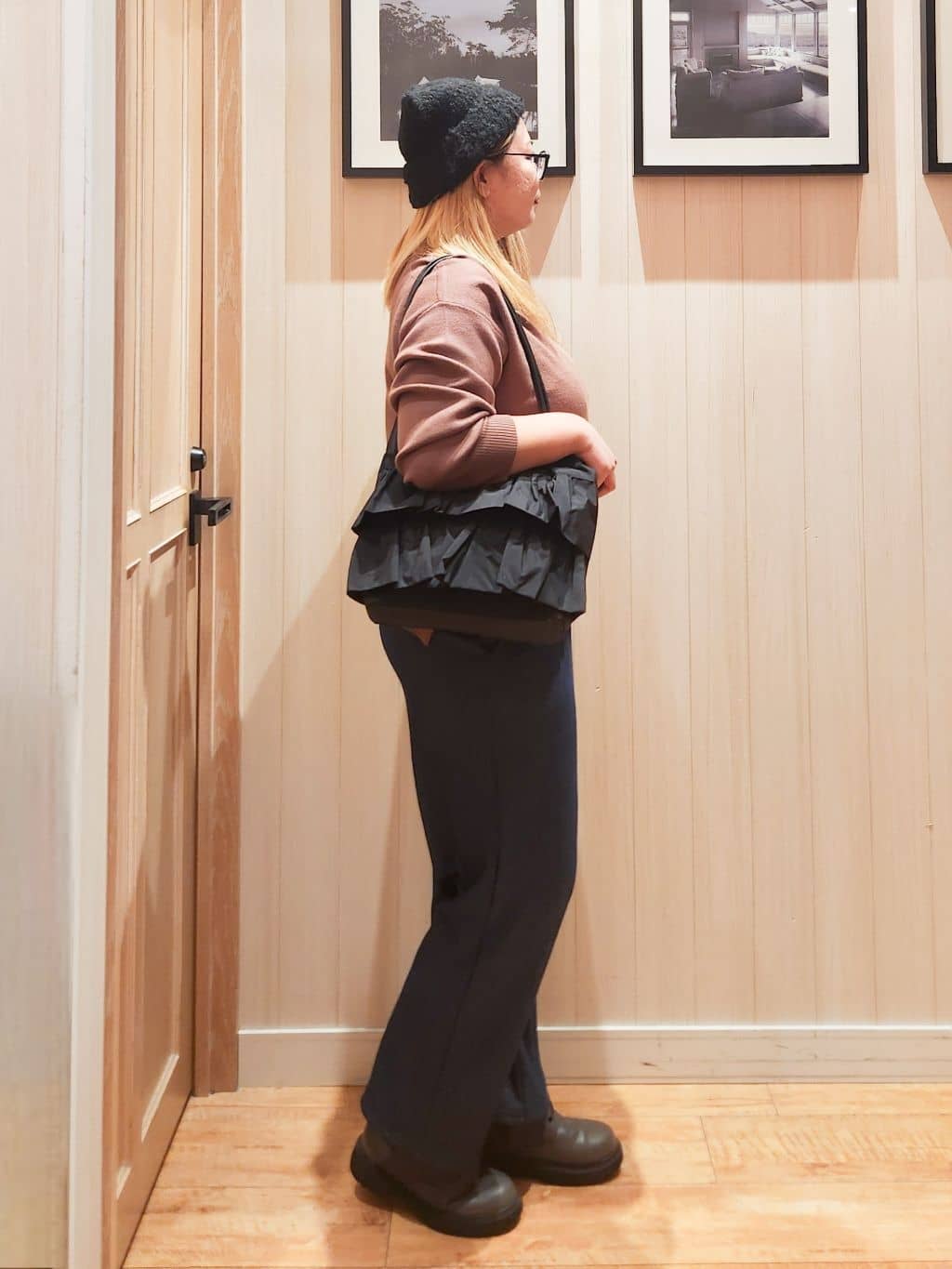 れーやんさんの「SHOO･LA･RUE｜【高レビュー】デニム見え 裏起毛ワイドパンツ」を使ったコーディネート