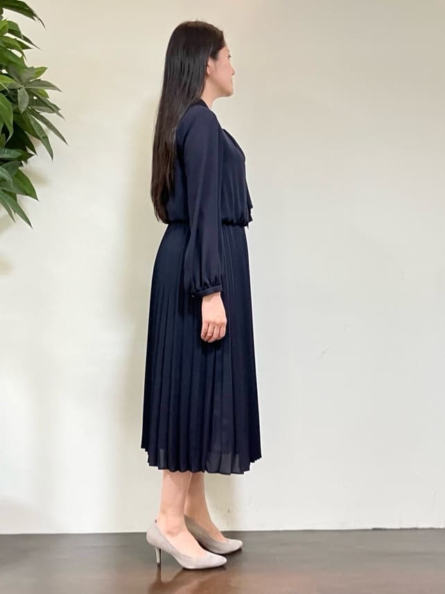 カレンさんの「UNTITLED｜◆【フォーマル/洗える】ボウタイ プリーツワンピース」を使ったコーディネート