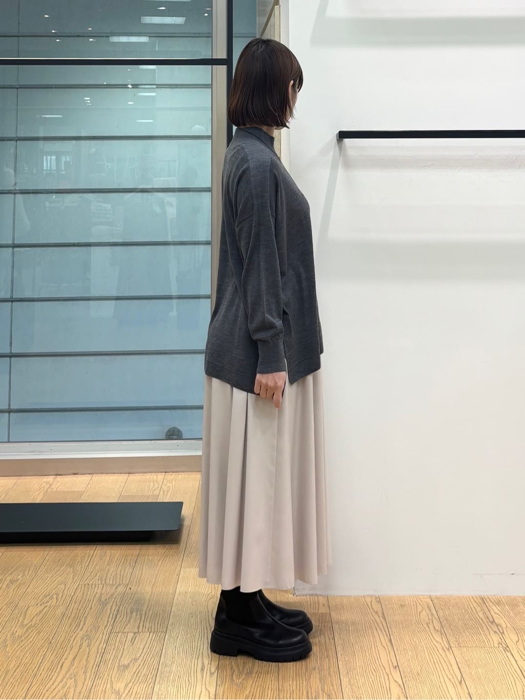 asamiさんの「INDIVI｜【洗える／毛玉になりにくい】エクストラファインウール ハイネックニット」を使ったコーディネート