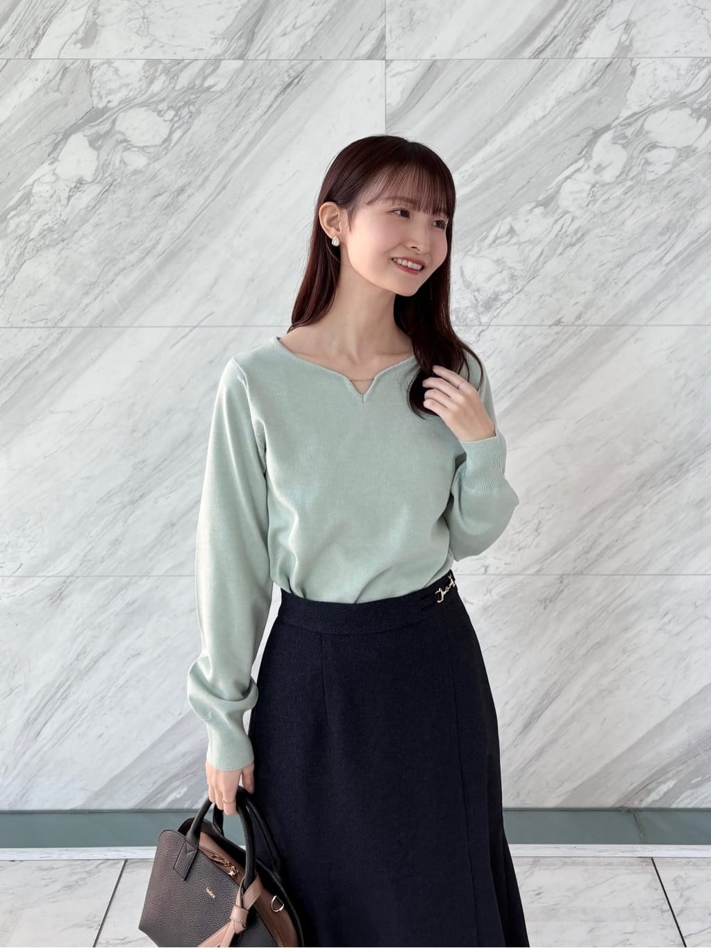 みさかさんの「index｜ゴールドパーツ付きハートネックニット【洗濯機OK】」を使ったコーディネート