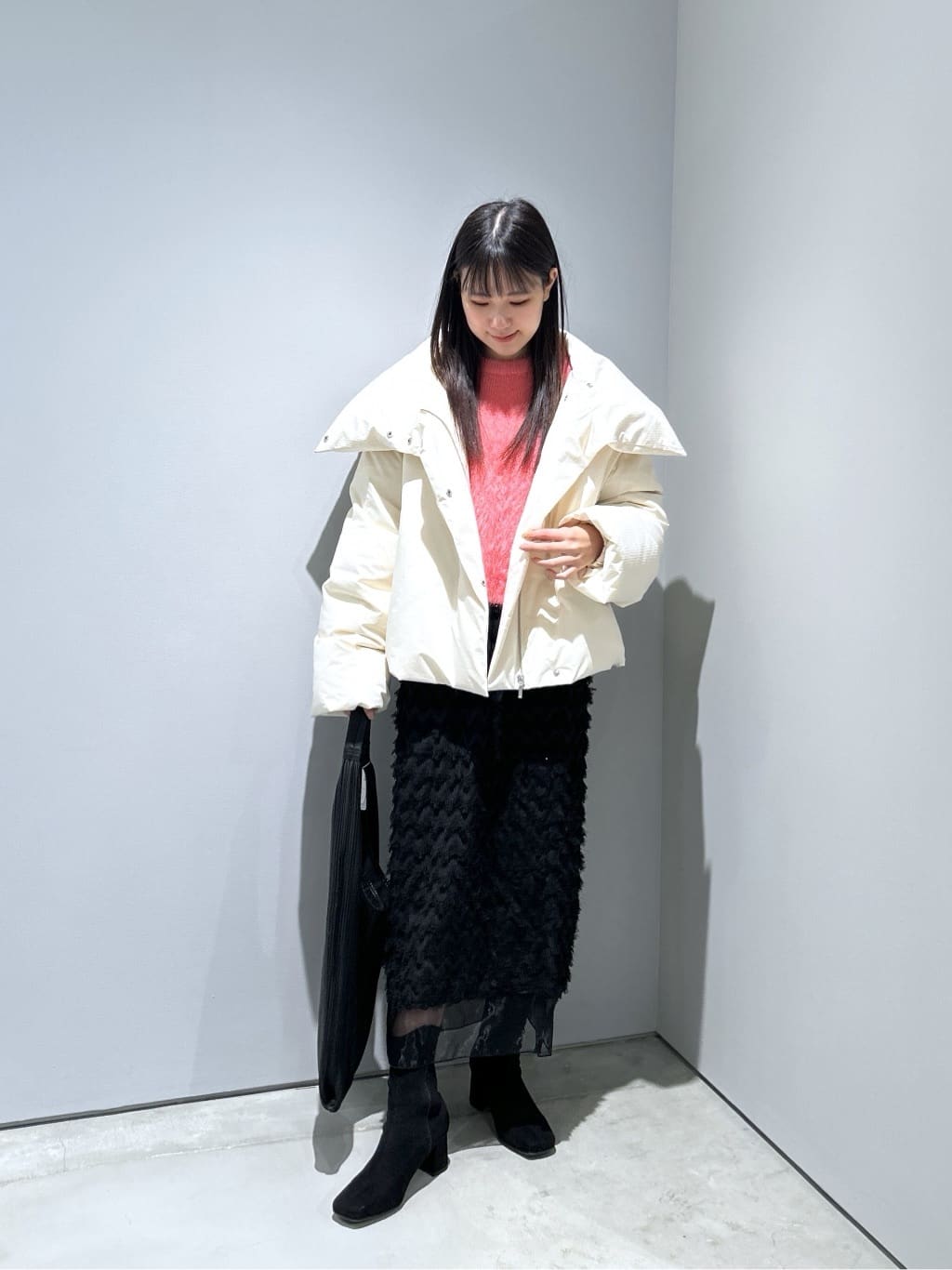 Renoさんの「INDIVI｜3WAYスタンドカラーショートダウン【凹凸素材】」を使ったコーディネート