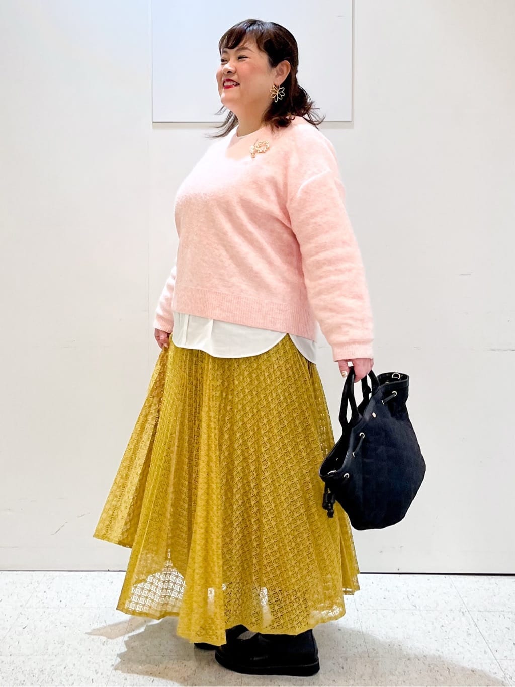kimmyさんの「Reflect｜【選べる5色／ゆったりシルエット】Vネックスパンコールニット」を使ったコーディネート
