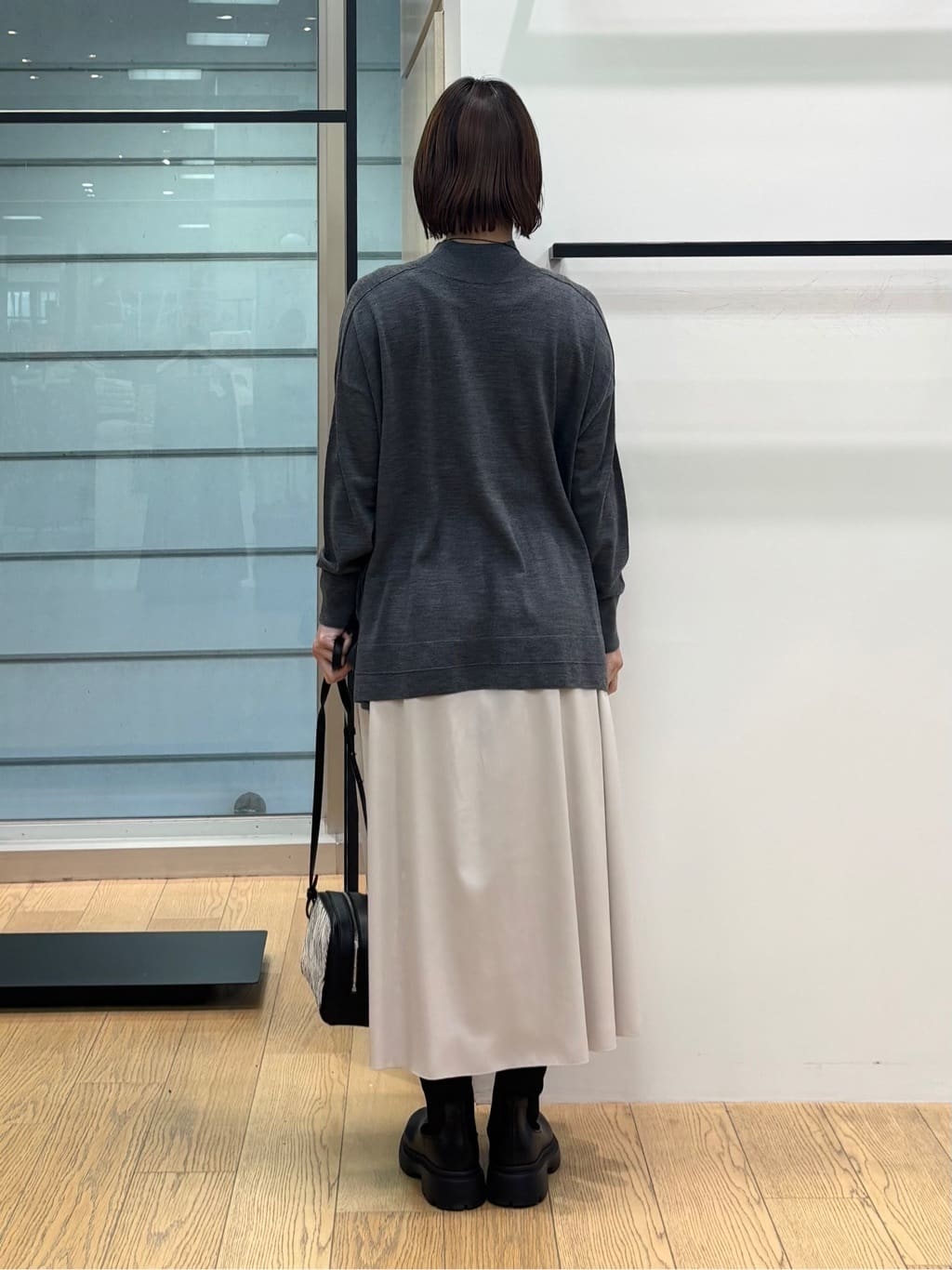 asamiさんの「INDIVI｜【洗える／毛玉になりにくい】エクストラファインウール ハイネックニット」を使ったコーディネート