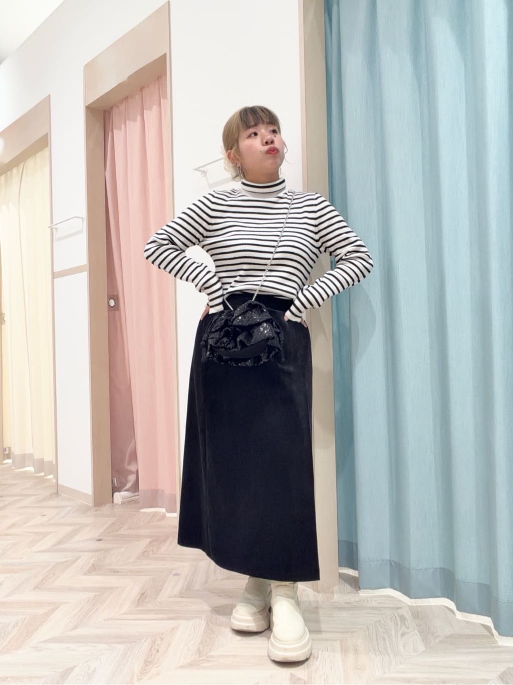 まちゃんなちゃんさんの「SHOO･LA･RUE｜フェイクファーブルゾン」を使ったコーディネート