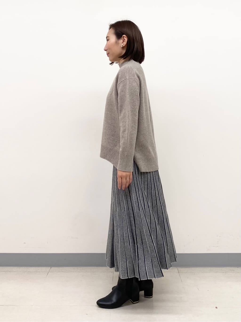 YUKARIさんの「INDIVI｜【名品／撥水／抗菌防臭】ショート丈リサイクルダウンコート」を使ったコーディネート
