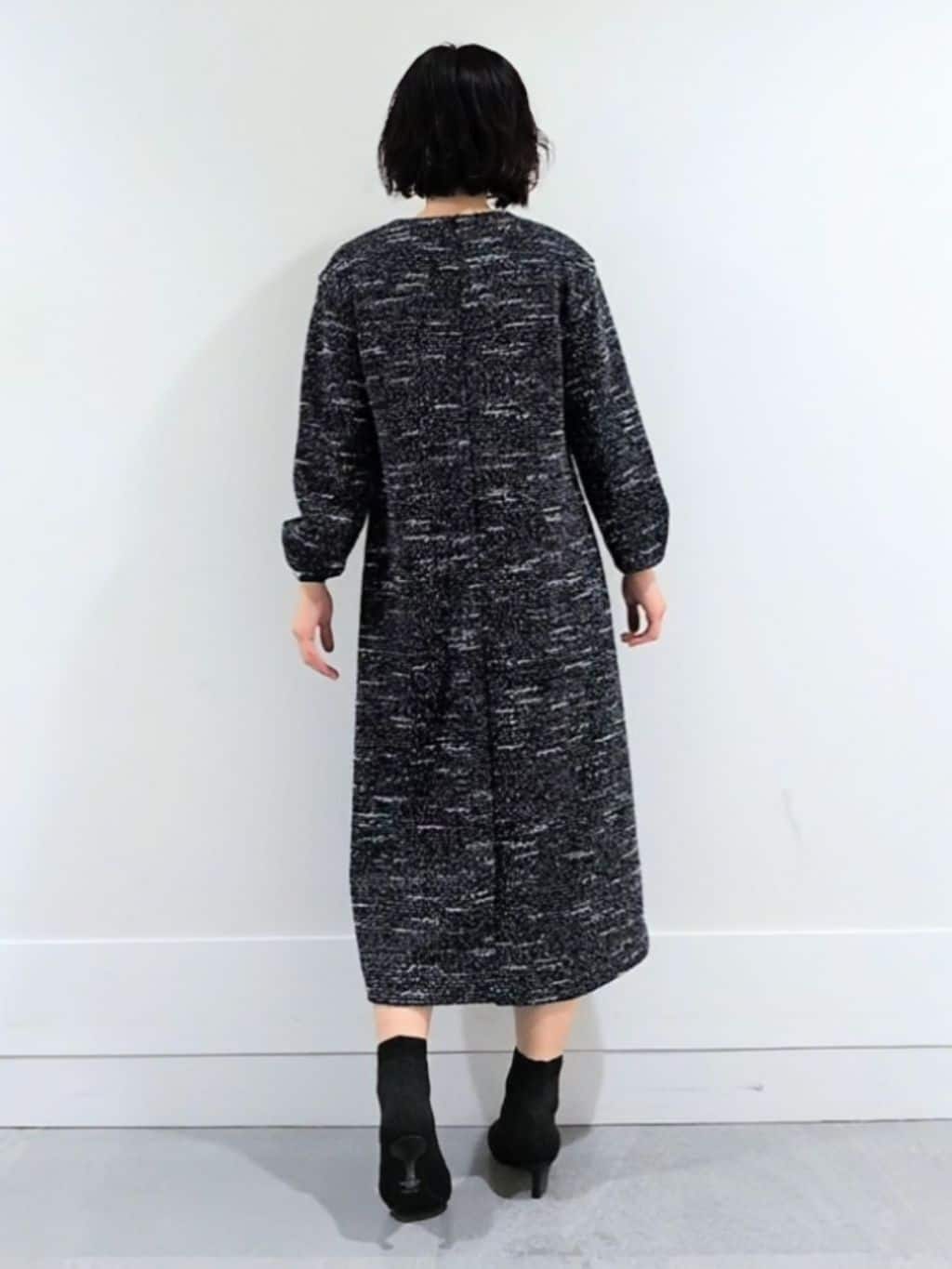 ミズタさんの「UNTITLED｜【洗える/ストレッチ】ツイードジャージワンピース」を使ったコーディネート