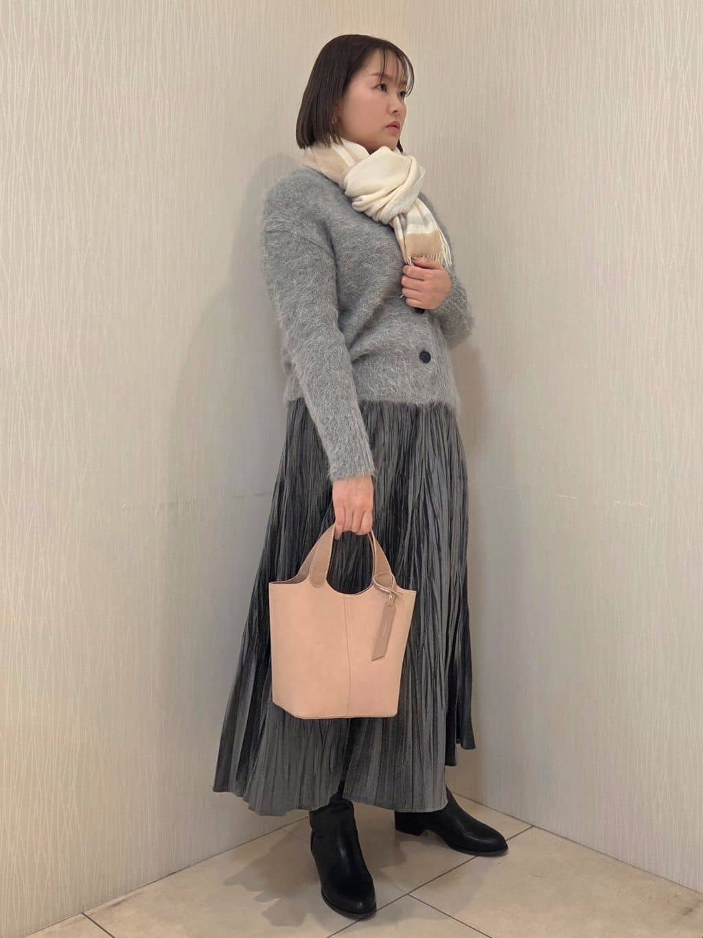 naokoさんの「UNTITLED｜【ゆったり】アルパカ混シャギー カーディガン」を使ったコーディネート