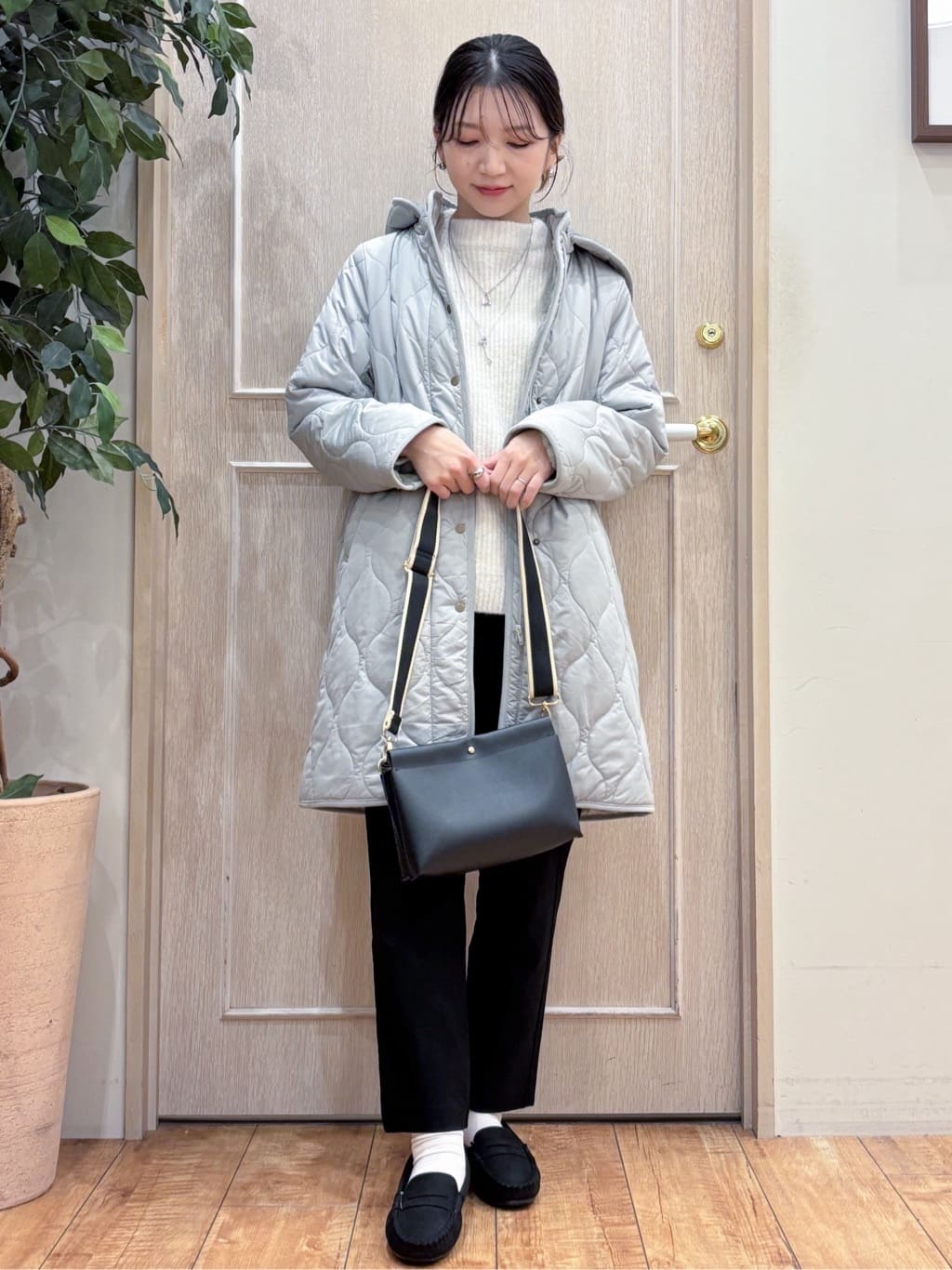 なみさんの「SHOO･LA･RUE｜【撥水/フード取り外し可】冬に嬉しいこだわり満載 ひょうたん柄キルトコート」を使ったコーディネート