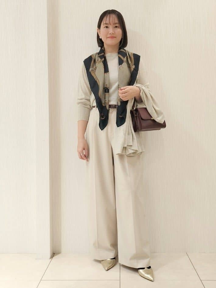 naokoさんの「UNTITLED｜【アンサンブル可/洗える】シルクウールカシミヤ ドルマンスリーブニット」を使ったコーディネート