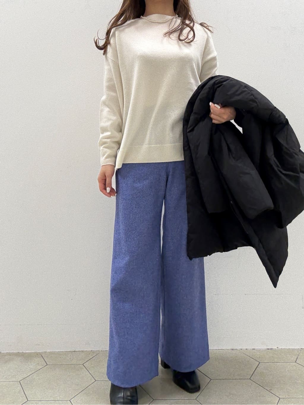 kahoさんの「INDIVI｜【褒められパンツ／ウール混】ウォームウール ワイドパンツ」を使ったコーディネート