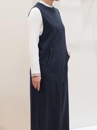 シュウコさんの「grove｜【2WAY/美シルエット】着こなし自在のジャンドレワンピース」を使ったコーディネート